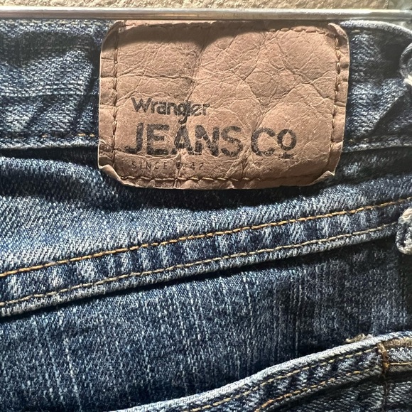 Wrangler Relaxed Bootcut Men’s Jeans - Picture 4 of 5